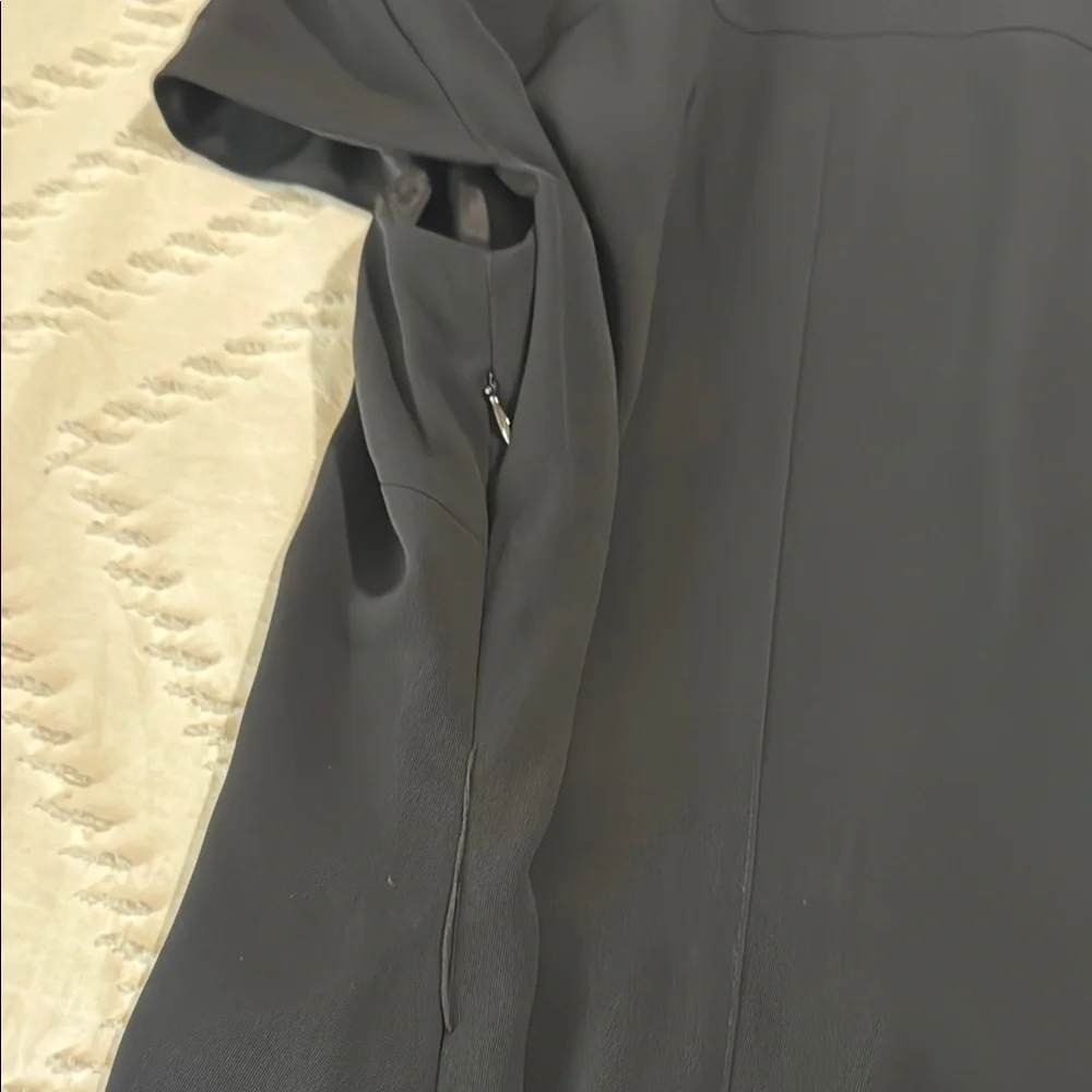 EUC Tahari Elegant Black Wrap Style Dress 6P Lined Cap Sleeve Zip Side - Picture 9 of 9